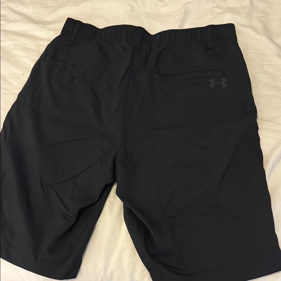 Under Armour Men's Black Golf Shorts - Picture 3 of 3